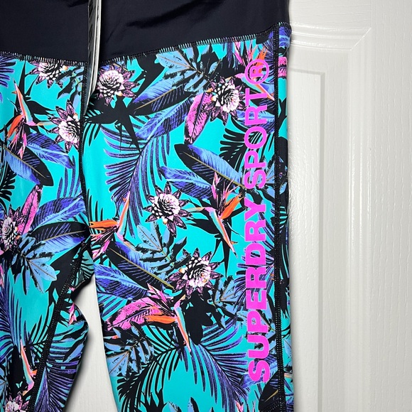 New Women's Superdry Active Mesh 7/8 Lucy Tropical Print Yoga Workout Size 8 - Picture 2 of 9